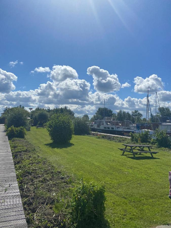 C'Est La Vie Houseboat Nederhorst den Berg Exterior foto
